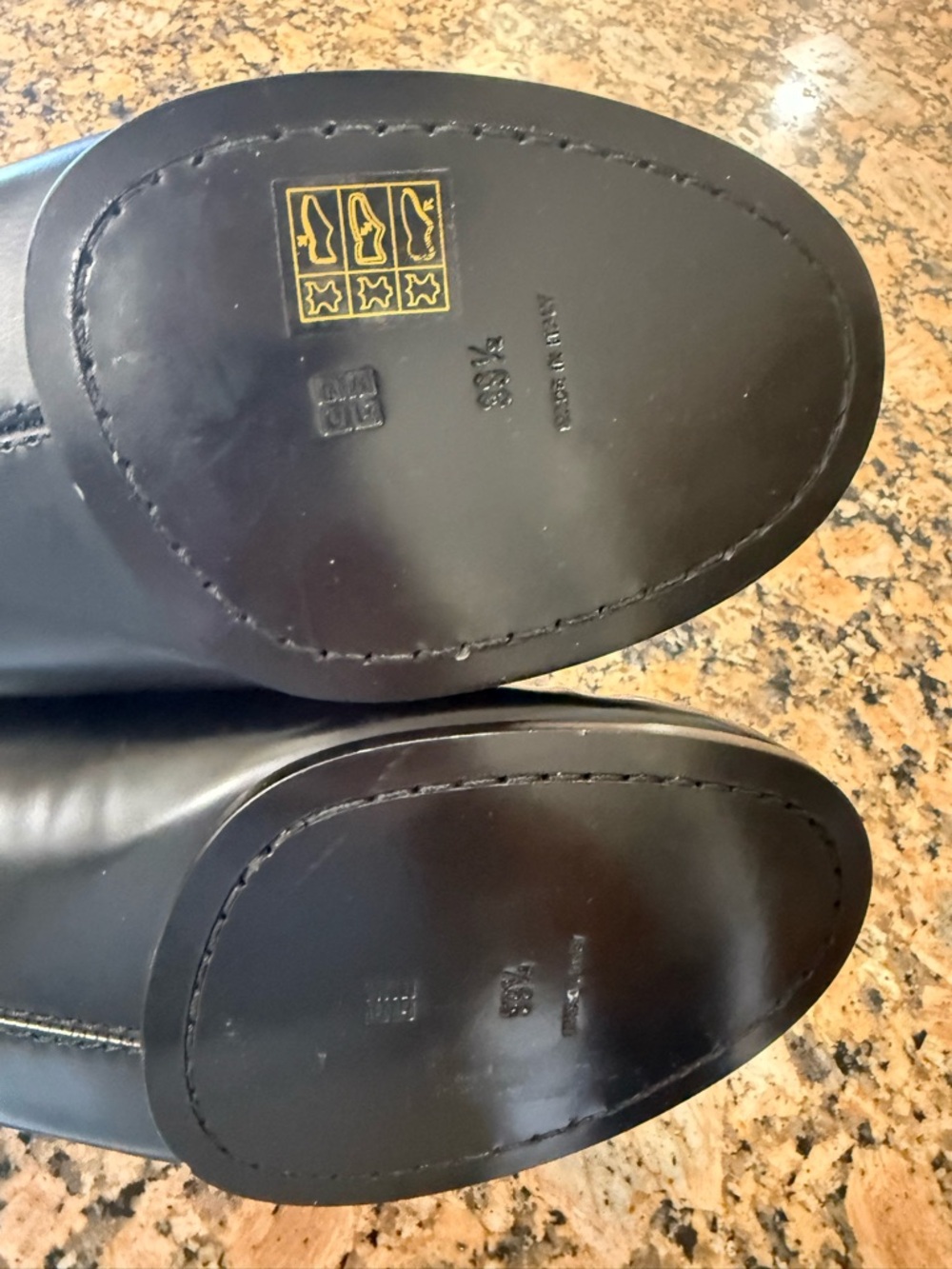 Givenchy woman’s Black 4G Leather Loafer Mules - Picture 7 of 10